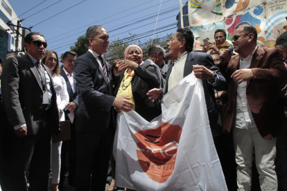 Contramarcha. El presidente de la Judicatura Wilman Terán recibió con una contramarcha a los abogados que fueron a protestar.