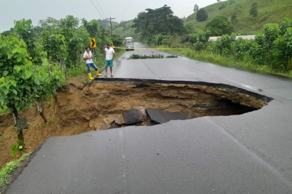 Las lluvias de inicios de año afectaron a la provincia de Esmeraldas. Dejando hogares y negocios incomunicados.