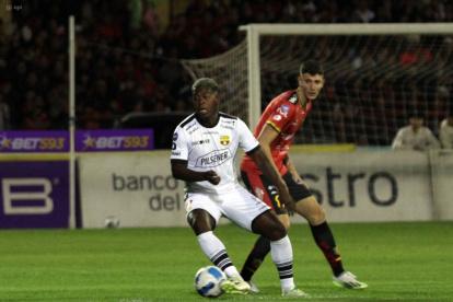 Los equipos no se hicieron daño durante la primera parte del partido.