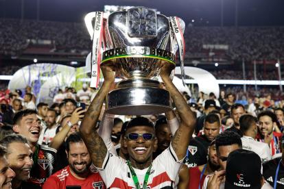 Arboleda se quedó con la Copa Brasil ante el Flamengo.