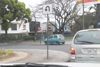 Redondel ubicado en la avenida Las Monjas.
