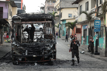 La unidad de transporte quedó prácticamente destruida.