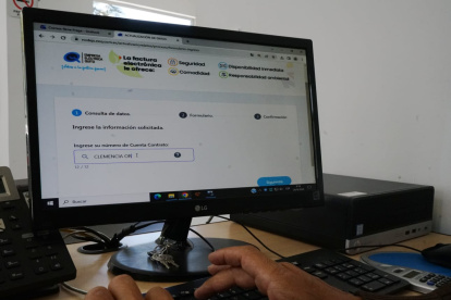 Los quiteños para recibir sus facturas de consumo de luz eléctrica pueden actualizar su datos de forma digital