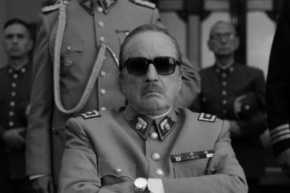 Después de vivir 250 años en el mundo, el célebre dictador chileno quiere morir de una vez por todas.