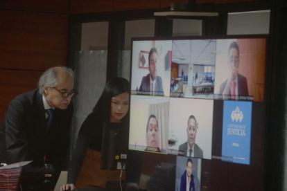 Diligencia. Pasadas las 08:30 se instaló en la Corte Nacional la audiencia preparatoria de juicio.