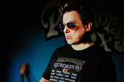 Fotografía cedida donde aparece el cantante y compositor argentino Andrés Calamaro.