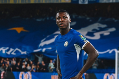 Moisés Caicedo fue titular en el triunfo que el Chelsea alcanzó frente al Brighton, en la Copa de la Liga de Inglaterra.