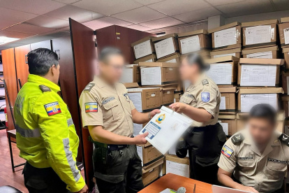 Operación. Se incautaron evidencias en la Dirección de Educación.