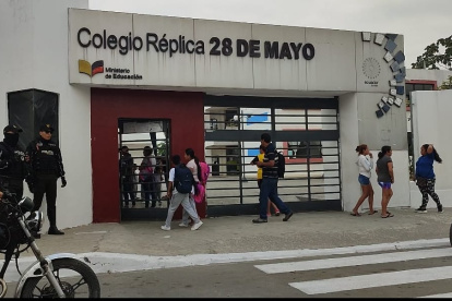 Resguardo. La unidad educativa que está ubicada en el noroeste de Guayaquil, fue intervenida por el repunte de hechos violentos.