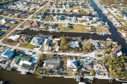 Fotografía de archivo cedida hoy por la Oficina de Aduanas y Protección Fronteriza de Estados Unidos (CBP) donde se muestra una vista aérea de la destrucción después de que el huracán Ian tocara tierra, el 30 de septiembre de 2023 en Florida. EFE/CBP /Ozzy Trevino