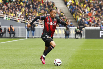 Alexis Beka Beka, de 22 años, intentó suicidarse saltando desde un puente en Niza, Francia, el 29 de septiembre.