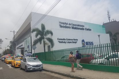 Un área de consulta externa del hospital Teodoro Maldonado Carbo lleva ahora el nombre de la asesinada directora administrativa Nathaly López Borja.