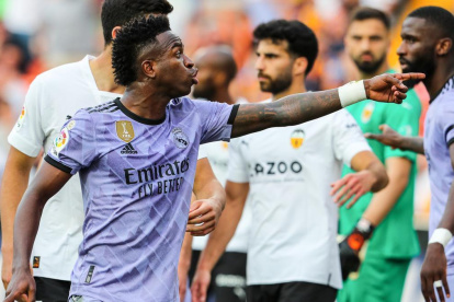 En mayo pasado, Vinicius sufrió insultos racistas por parte de hinchas del Valencia.