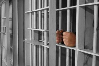 La Policía de Colombia detuvo al ecuatoriano tras una denuncia de otras empleadas del hostal.