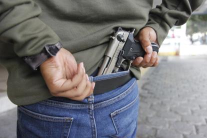 Las armas que cuentan con regulación corresponden a prácticas deportivas, empresas de seguridad y ciudadanos civiles.