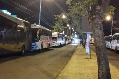 El transporte hacia Guayaquil presenta incomodidades.