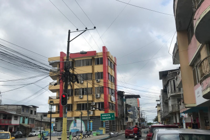 Hecho. Así lucía ayer el pequeño parque de La Madre, donde se suscitaron los disparos la noche del domingo.