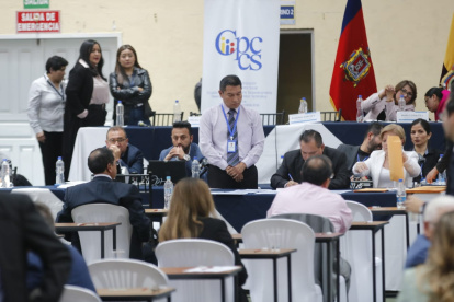 De los 103 inscritos para el concurso solo 48 se presentaron, pero algunos abandonaron el sitio antes de la prueba.