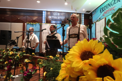 Como es ya una tradición, la agrupación viaja de Munich a Guayaquil por estos días para animar el encuentro.