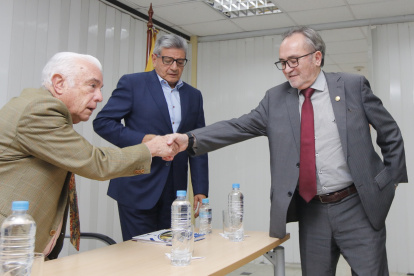 Interesados. Las autoridades de esta cartera de Estado pidieron tranquilidad a la ciudadanía en general.