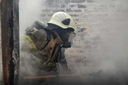 En el incendio también resultaron heridas dos niñas de 2 y tres años.