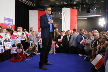 El primer ministro de Polonia, Mateusz Morawiecki, pidió castigar a los youtubers acusados de pederastia.