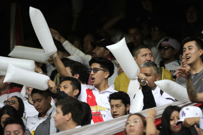 Los aficionados de  Liga de Quito han regresado a los graderíos del estadio Rodrigo Paz Delgado.