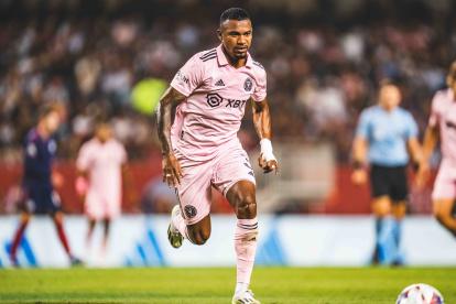 El ecuatoriano fue titular en la derrota de su equipo.