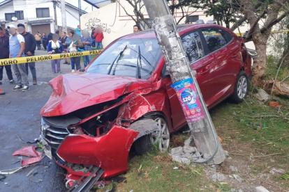 Choque. En el sector de Oquídeas, dos carros se impactaron y cuatro personas presentaron heridas.