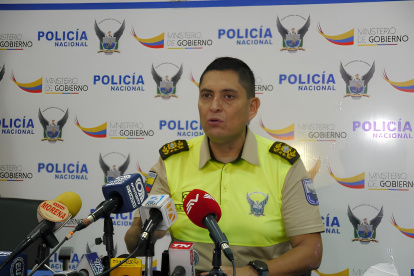 Zapata se desenvolvió como comandante del distrito metropolitano de Quito, entre otros cargos.