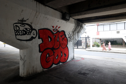 Así permanece ahora el puente de la Carlos Julio Arosemena, cerca de la avenida Las Aguas.
