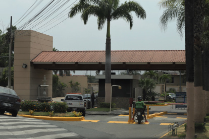 Una patrulla de seguridad privada permanecía en la garita del conjunto donde ocurrió el secuestro.