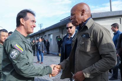 Acto. El director de la Policía de Colombia recibe a alcalde Eric Adams