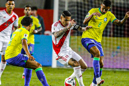 Perú cayó 1-0 ante Brasil en el primer partido de Eliminatorias.