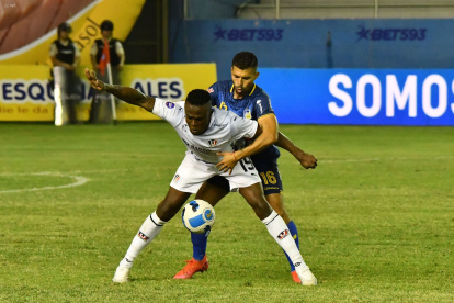 El delantero José Angulo comandó el ataque de Liga de Quito en la visita a Delfín.