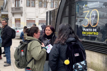 Un grupo de personas fue registrado este domingo, 8 de octubre, al asistir al Festival Internacional de Cine de Valdivia, en Valdivia (Chile).