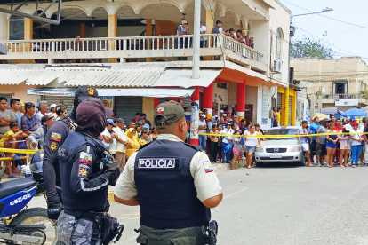 El hecho se dio en el área del mercado de Santa Elena.