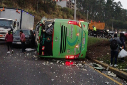 Accidente en la av. Simón Bolivar.