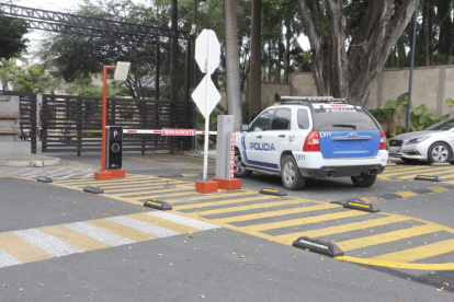 Alrededor de 15 sujetos armados ingresaron a través del estero ubicado en la parte posterior de la urbanización