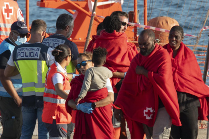 Un total de 648 personas migrantes que viajaban a bordo de siete embarcaciones han sido rescatadas en aguas canarias.