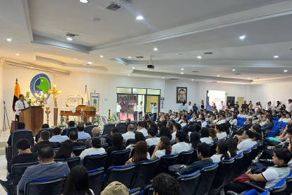 Suceso. El velorio tuvo cientos de asistentes que pedían paz en la ciudad