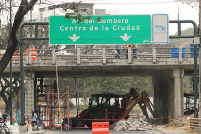 Trabajos. Según Burbano, el hierro en la parte inferior estaba corroído.