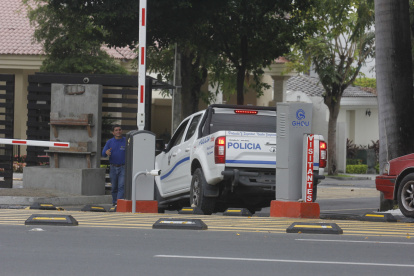 Hecho. Los moradores de la urbanización alertaron al ECU 911 de un hecho violento en una de las viviendas del lugar.