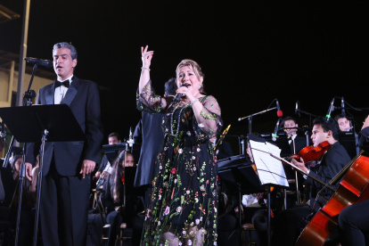 Astrid Achi en una de sus presentaciones.