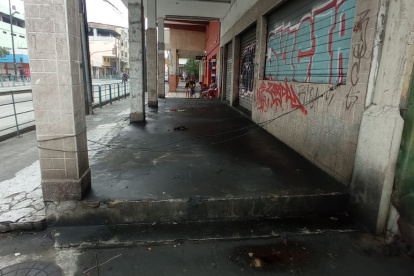 La ciudadanía reclama que no importa cuanto se limpie, el hedor siempre está presente.