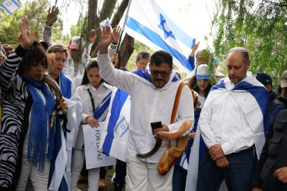 Marcha. Miembros de grupos religiosos oraron para pedir por la paz de Israel.