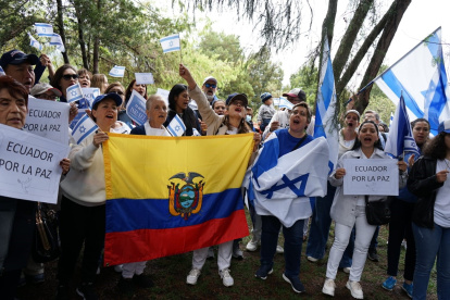 Respaldo. Decenas de personas marcharon para pedir que vuelva la paz a Israel