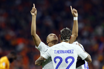 Amsterdam (Netherlands), 13/10/2023.- Kylian Mbappe of France celebrates the 0-1 during the UEFA Euro 2024 group B qualifying soccer match between the Netherlands and France, in Amsterdam, the Netherlands, 13 October 2023. (Francia, Países Bajos; Holanda) EFE/EPA/KOEN VAN WEEL