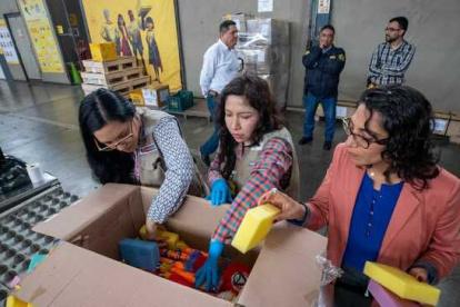 Los supuestos restos prehispánicos fueron ocultos como dos muñecos.