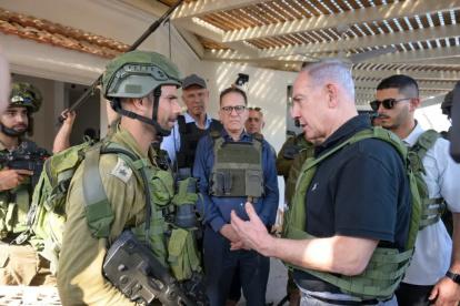 Operación. El primer ministro de Israel, Benjamín Netanyahu, visitó ayer Kibbutz Beeri y Kibbutz Kfar Aza.